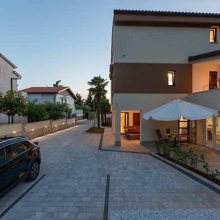 App Sandro With Common Pool Porec Exterior photo