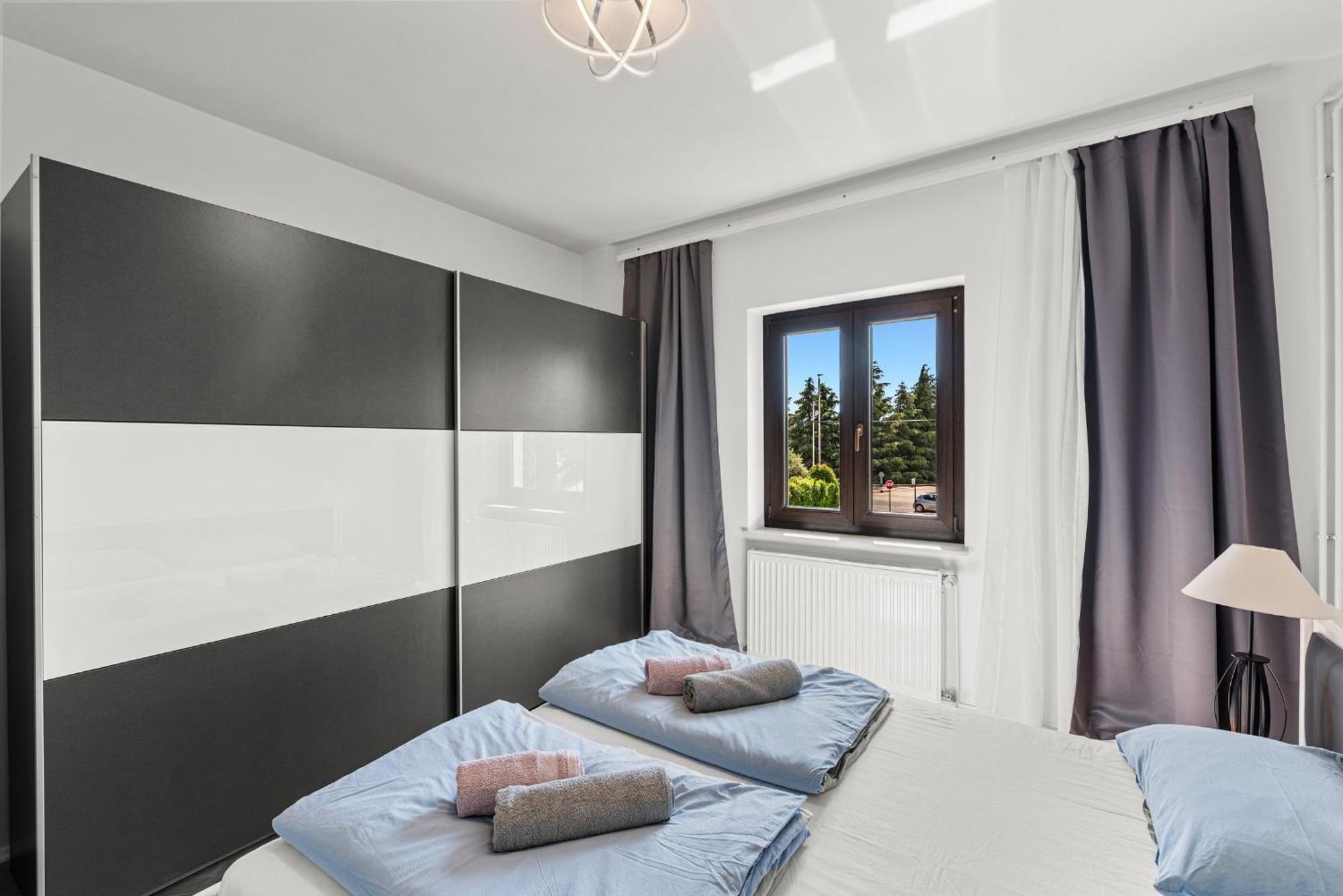 App Sandro With Common Pool Porec Exterior photo