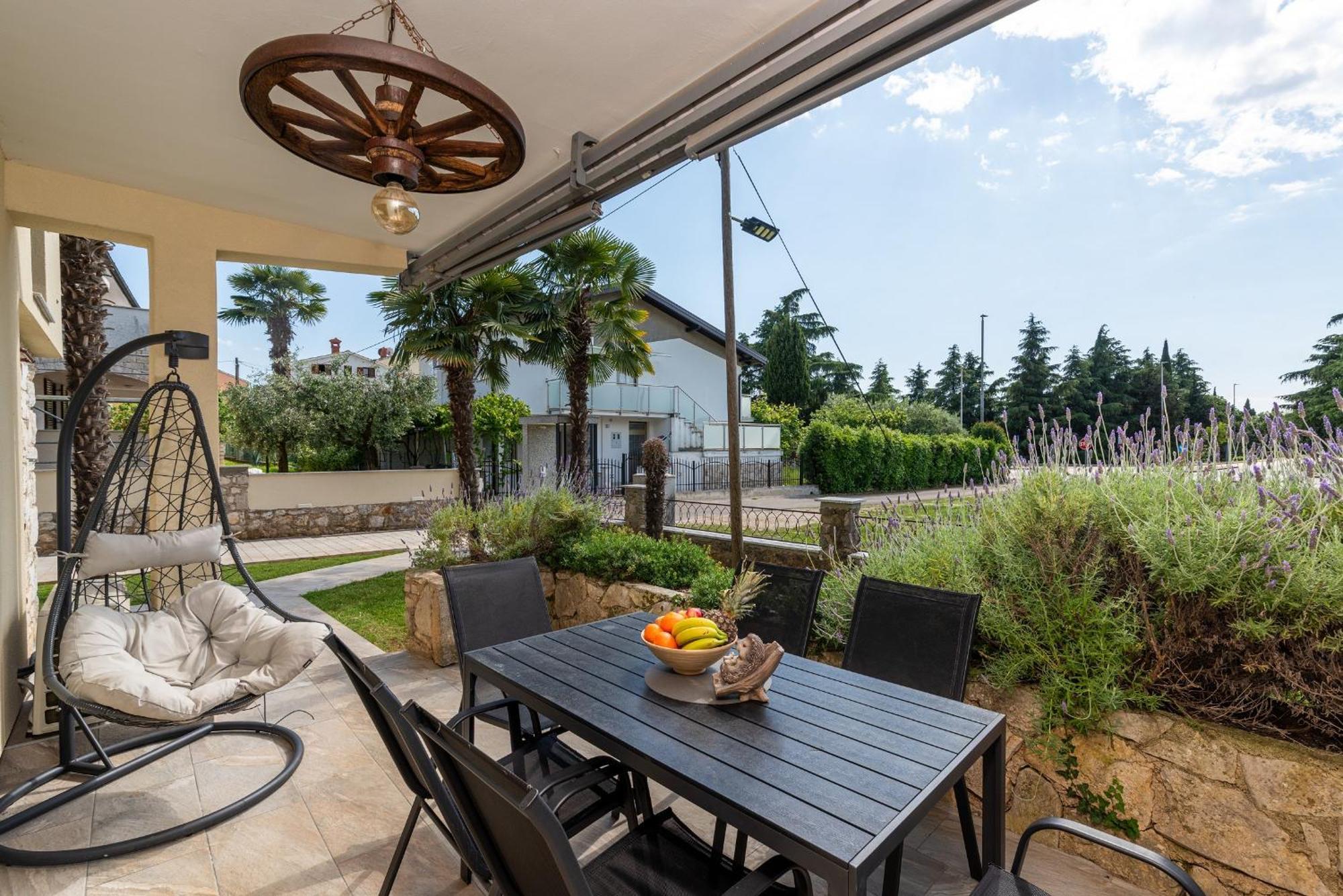 App Sandro With Common Pool Porec Exterior photo